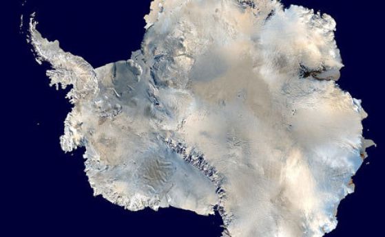 4- километров сондаж до реликтовото езеро Восток дълбоко под ледовете на Антарктида