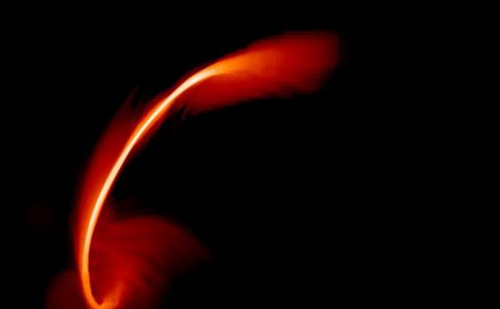 Учени наблюдават как черна дупка поглъща звезда (видео)