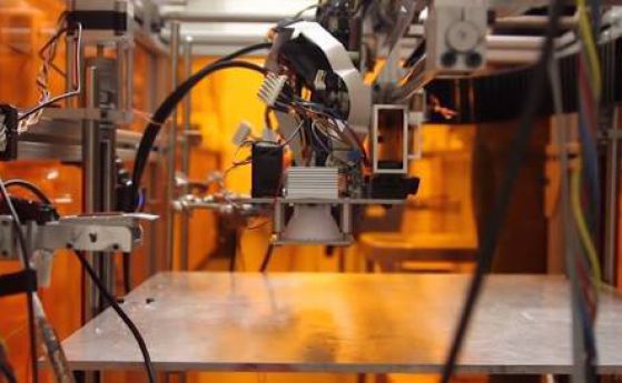 Нова технология за 3D принтиране печата с десет материала едновременно