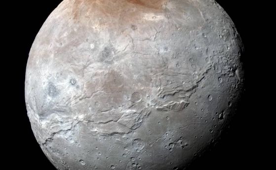Гигантски каньони на спътника на Плутон Харон (видео)