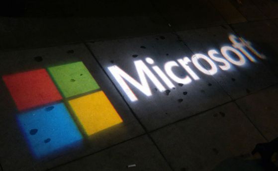 Microsoft през 2015: Мобилен провал, борба за Windows 10 и прогрес в облака