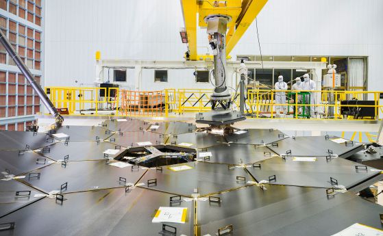 Основното огледало на най-големия космически телескоп James Webb е напълно сглобено