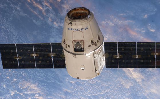 На живо: Изстрелването на кораба на SpaceX към МКС