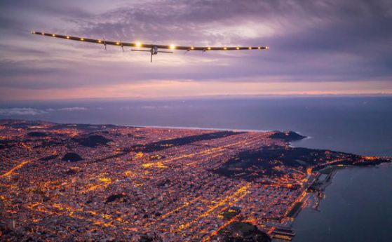 Самолетът на слънчеви батерии Solar Impulse 2 прелетя Тихи океан (видео)