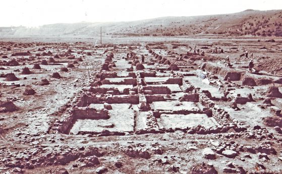 Откриват изложба "Царският некропол на тракийския град Севтополис"