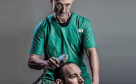 Докторът, който ще трансплантира глава, тренира с реанимиране на човешки трупове (видео)