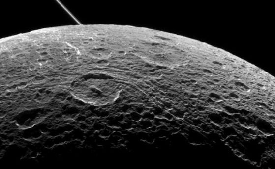 Астрономите откриха океан на още една луна на Сатурн