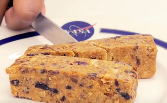 Какво ще ядат астронавтите, пътувайки към Марс (видео)