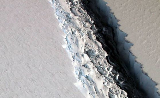Пукнатината в шелфовия ледник Ларсен ще откъсне айсберг с площ 6000 кв.км (видео) 