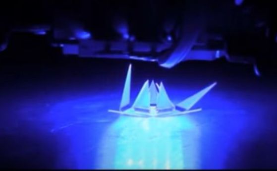 Сглобяват оригами без докосване, само с лазери (видео)