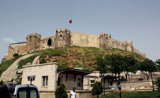 1800-годишна римска крепост в Газиантеп, Турция, е разрушена от опустошителното земетресение