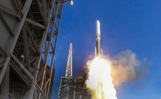 Ракетата Delta IV изстреля секретен сателит в космоса (видео)