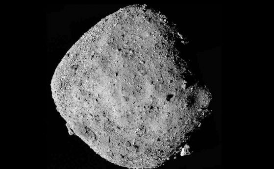 Астероидът Бену изхвърля прах и камъни и си създава собствени луни