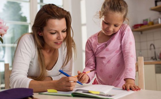Децата и възрастните учат по-добре, когато пишат на ръка
