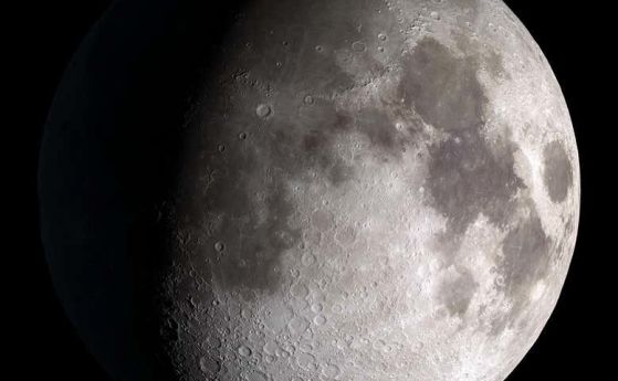 НАСА потвърждава, че има вода на Луната, която астронавтите може да използват (видео)