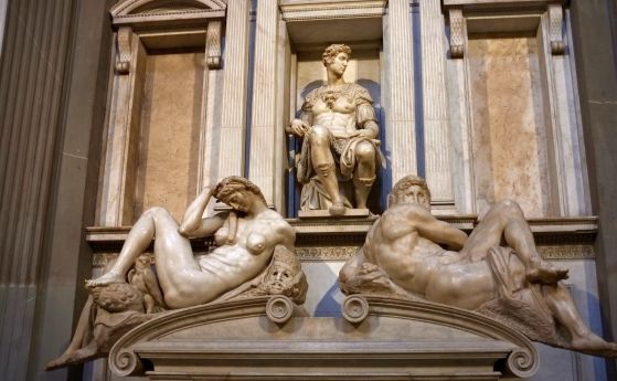 Италиански реставратори с помощта на бактерии почистват скулптури на Микеланджело