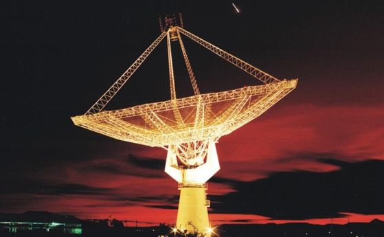 Уловен е най-отдалечения досега радиосигнал от галактика