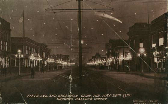 Халеевата комета над Пето авеню и Бродуей.