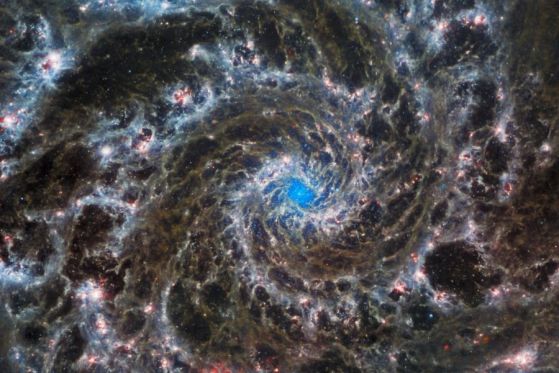 Галактиката Фантом, М74 или Призрачната галактика