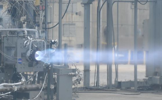 Инженери от Центъра за космически полети Маршал на НАСА в Хънтсвил, Алабама, провеждат успешен 251-секунден огнен тест на пълномащабна горивна камера на въртящ се детонационен ракетен двигател през есента на 2023 г., постигайки повече от 2.6 тона.