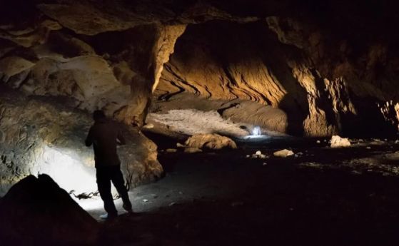 Пещерата Пебдех, разположена в южните планини Загрос. Пебдех е бил обитаван от ловци-събирачи преди 42 000 години