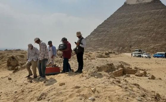 До египетските пирамиди в Гиза е открита загадъчна L-образна структура