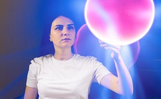 Има един стар философски въпрос за дървото в гората. "Чува ли се звук, ако дърво падне в гората и наблизо няма никой да го чуе?" Ако попитате квантов физик, той би казал, че звукът е там, но не може да сте сигурни, че дървото е там.