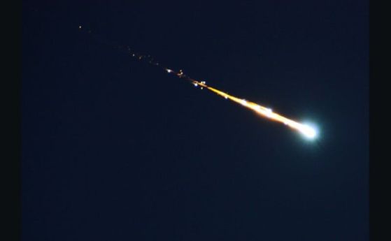 Огнените топки на Хелоуин може да крият опасност Огнено кълбо над Нидерландия на 13 октомври 2009 г.