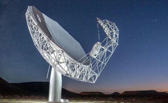 Радиотелескоп Meerkat Южна Африка