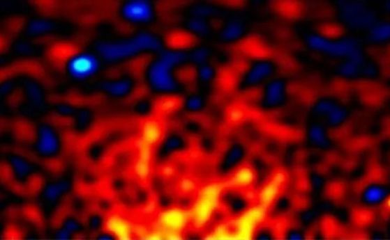 Размазана структура в червено, жълто и синьо