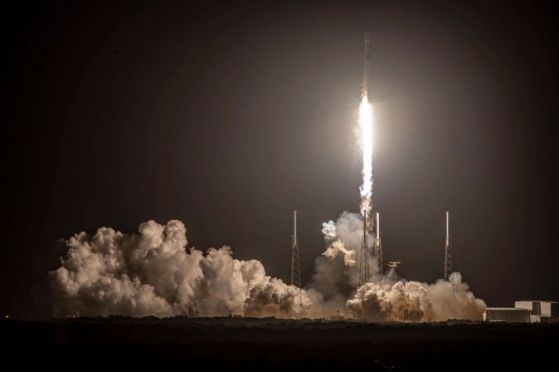 SpaceX изстреля още 60 сателита Starlink