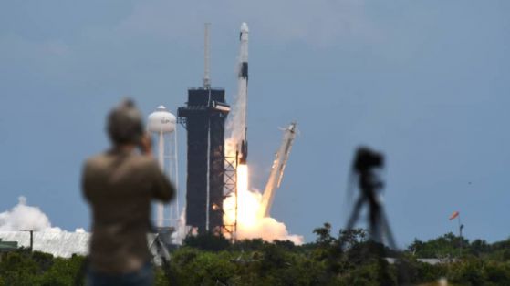 SpaceX планира до 52 мисии през 2022 г.