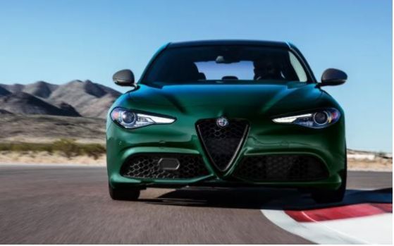 Alfa Romeo ще представи изцяло електрическия седан Giulia през 2024 г.