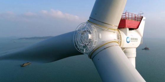 Китайската компания MingYang Smart Energy започва изграждането на две колосални вятърни турбини