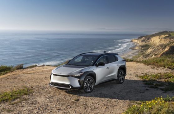 Цената на електромобила Toyota bZ4X с пробег 405 километра започва от 42 хиляди щатски долара