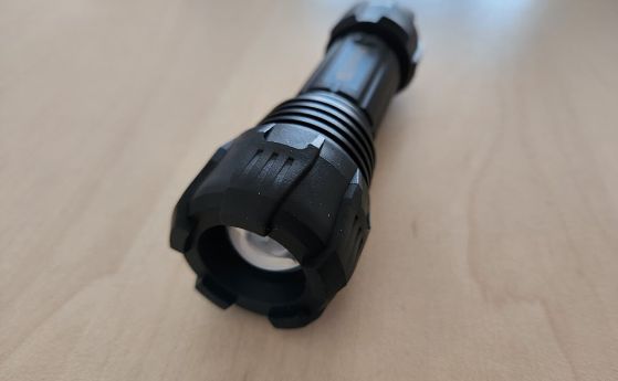 Survivor Torch - мощен, компактен и надежден фенер за всяка ситуация (Ревю) Survivor Torch - мощен, компактен и надежден фенер за всяка ситуация (Ревю)