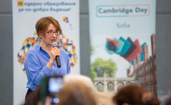 Евелина Димитрова-Галаци: Новото поколение не започва от нулата, а учи английски от TikTok и игрите Евелина Димитрова-Галаци: Новото поколение не започва от нулата, а учи английски от TikTok и игрите