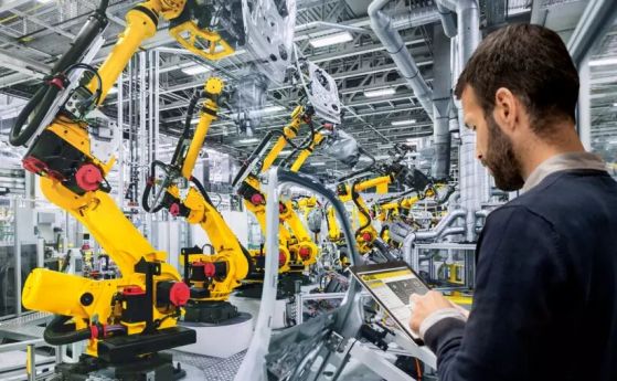 GM внедрява роботи в основния си завод за електромобили