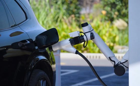 Новата зарядна система на Geely зарежда електромобилите за под 5 минути