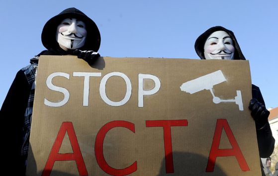 Протест срещу ACTA в Чехия. Снимка: EPA/БГНЕС