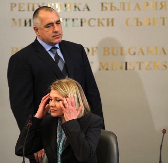Премиерът Бойко Борисов и министърът на околната среда и водите Нона Караджова в Министерски съвет. Снимка: БГНЕС