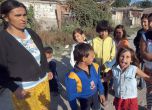 Роми тършуват в защитена зона за кабели