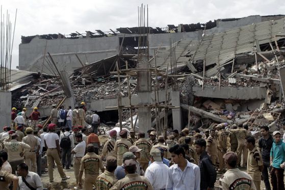 Фабрика се срути в Индия Снимка: ЕРА/БГНЕС-Архив