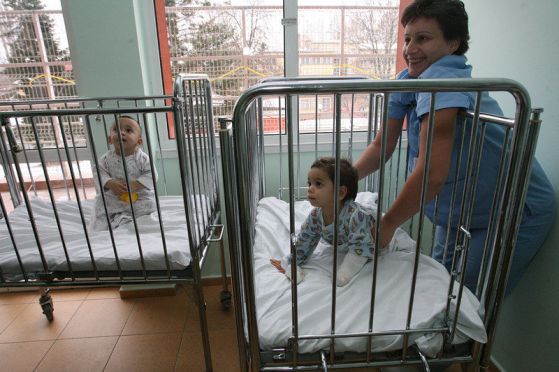 Заради това, че здравеопазването стана бизнес без правила, едно раждане в България струва около 2000 лв. Снимка БГНЕС.