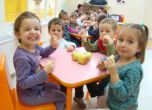 14 000 деца извън яслите и градините в София