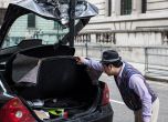 Полицаи взривиха неправилно паркиран автомобил в Лондон