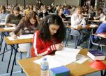 Обиски на ученици и уволнения заради преписване на изпити