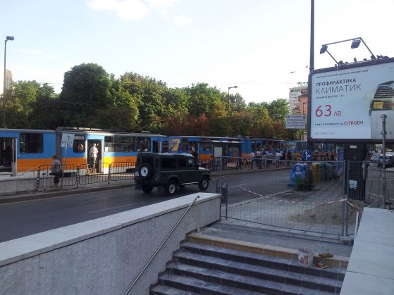 Трамваите край НДК са блокирани