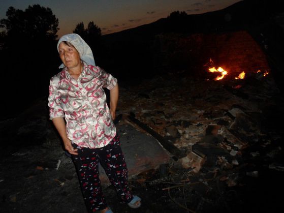 Пожарът край Крумовград не взе жертви, но унищожи 1000 дка растителност, постройки и кошери. Снимка: БГНЕС