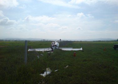 Едномоторен самолет се разби на авиошоу. Снимка: БГНЕС
